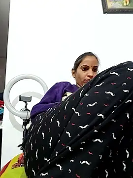 Hotty-Nidhi online show from January 13, 3:38 pm