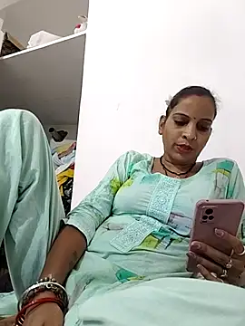 Snapshot of Hotty-Nidhi chatting on September 18, 2:26 pm Hotty-Nidhi online show from September 18, 2:26 pm