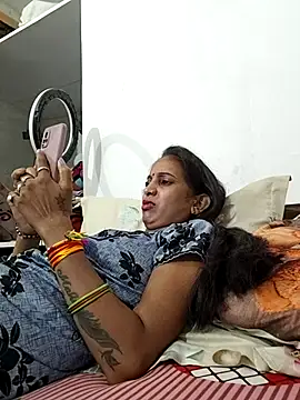 Snapshot of Hotty-Nidhi chatting on October 8, 1:26 pm Hotty-Nidhi online show from October 8, 1:26 pm