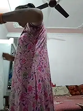 Snapshot of Hotty-Nidhi chatting on October 5, 4:06 am Hotty-Nidhi online show from October 5, 4:06 am