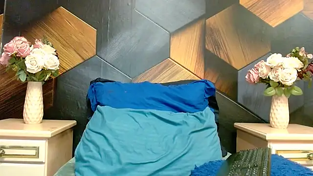 Snapshot of IndianSativa1 chatting on October 4, 12:38 am IndianSativa1 online show from October 4, 12:38 am