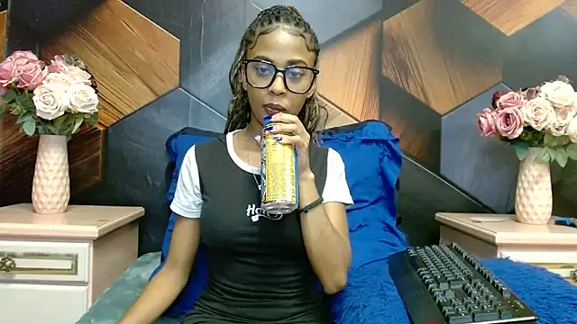 Snapshot of IndianSativa1 chatting on October 14, 7:27 pm IndianSativa1 online show from October 14, 7:27 pm