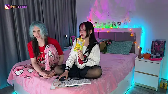 Snapshot of h3ntai_baby chatting on October 29, 3:58 pm h3ntai baby online show from October 29, 3:58 pm