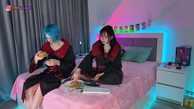 Snapshot of h3ntai_baby chatting on October 21, 4:44 pm h3ntai baby online show from October 21, 4:44 pm