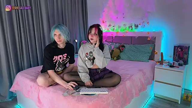 Snapshot of h3ntai_baby chatting on October 27, 8:03 pm h3ntai baby online show from October 27, 8:03 pm