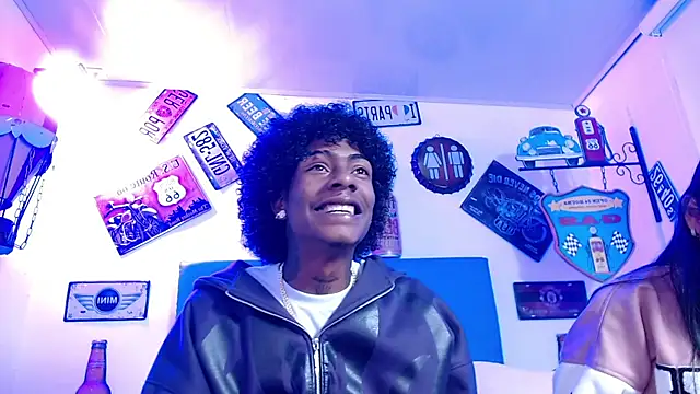 lili roussi online show from October 19, 12:23 am