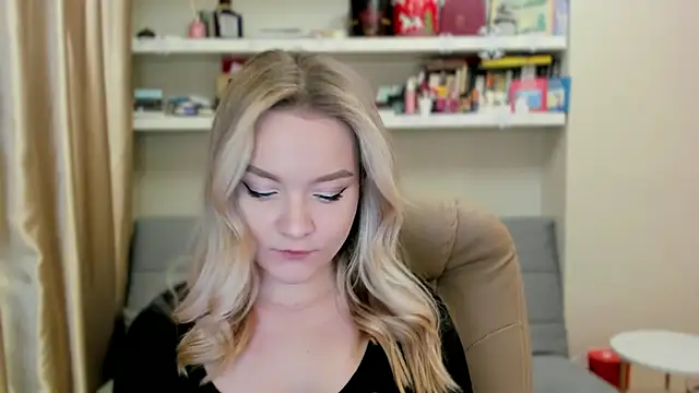 Kara Smith  online show from February 28, 11:59 pm