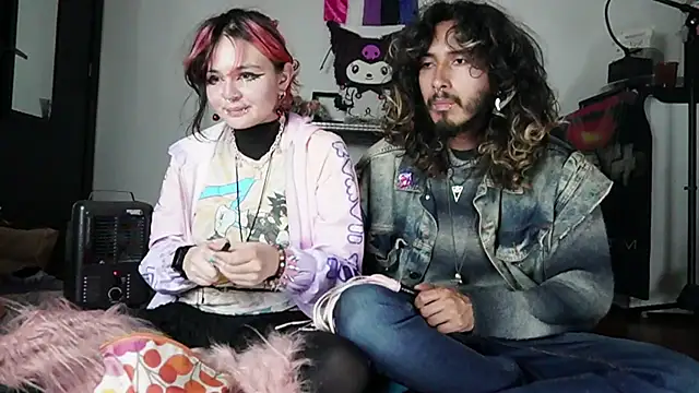 Snapshot of Devil_And_Princess chatting on September 19, 3:05 am Devil And Princess online show from September 19, 3:05 am