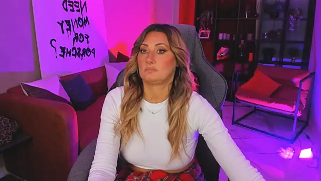 SarahAlluring online show from October 18, 12:08 pm