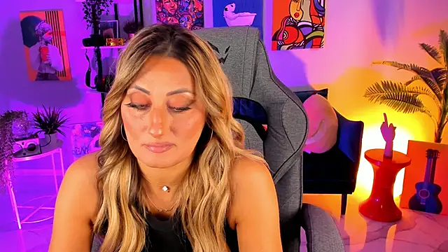 SarahAlluring online show from September 20, 1:09 pm