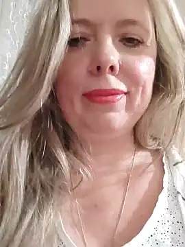 Irina3718 online show from November 5, 4:34 pm