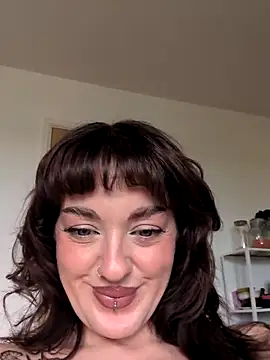 Petite Juicy Olive online show from June 17, 10:38 am