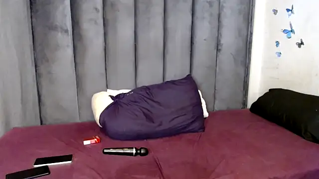 Snapshot of LustyDeziree1 chatting on October 27, 1:01 am LustyDeziree1 online show from October 27, 1:01 am