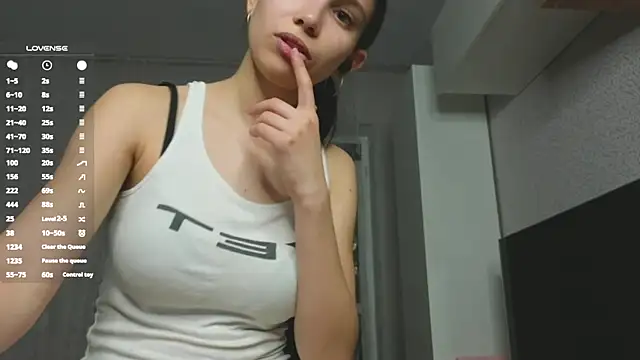 Snapshot of MayAgard chatting on October 9, 9:19 pm MayAgard online show from October 9, 9:19 pm