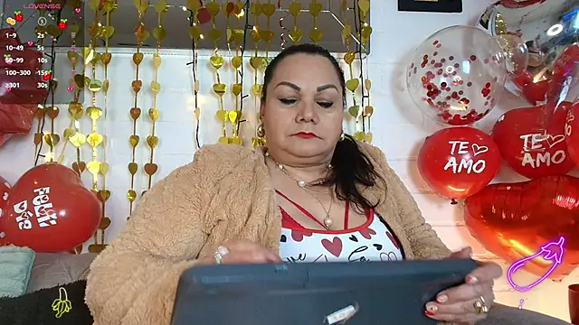 Snapshot of EllenaBoobs_ chatting on September 20, 6:01 am EllenaBoobs online show from September 20, 6:01 am