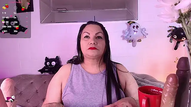 Snapshot of EllenaBoobs_ chatting on October 16, 6:49 am EllenaBoobs online show from October 16, 6:49 am