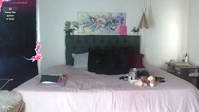 Snapshot of mia_velvet1 chatting on September 16, 2:14 pm mia velvet1 online show from September 16, 2:14 pm