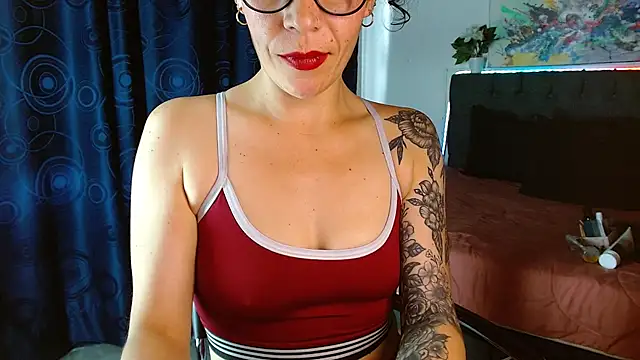 Snapshot of mia_velvet1 chatting on October 17, 7:50 pm mia velvet1 online show from October 17, 7:50 pm