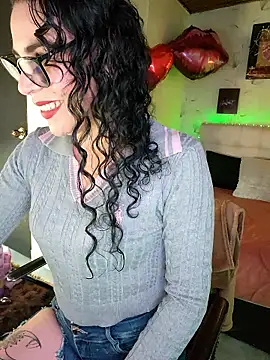 mia velvet1 online show from January 8, 4:00 pm