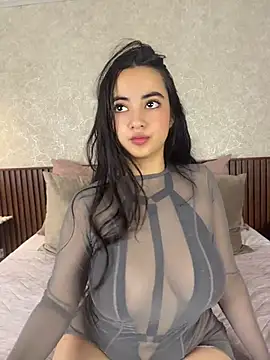 alisonnwalker2025 online show from July 31, 1:23 pm