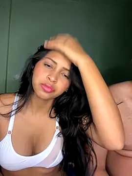 Snapshot of Milanyvero_ chatting on October 16, 3:53 am Milanyvero online show from October 16, 3:53 am