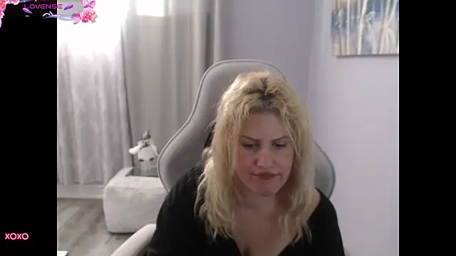 Snapshot of BellaStar84 chatting on September 26, 1:09 pm BellaStar84 online show from September 26, 1:09 pm