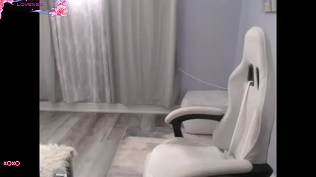 Snapshot of BellaStar84 chatting on September 19, 12:59 pm BellaStar84 online show from September 19, 12:59 pm