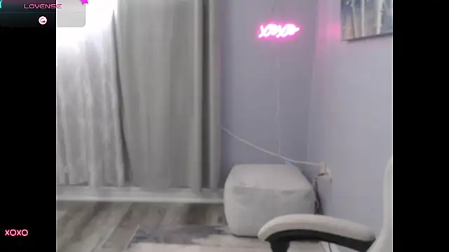 Snapshot of BellaStar84 chatting on September 10, 2:50 pm BellaStar84 online show from September 10, 2:50 pm