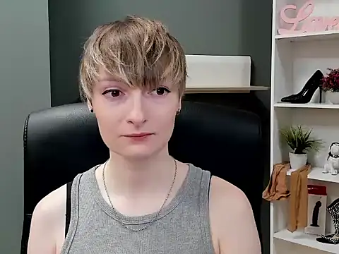 hottieBlair online show from October 1, 6:18 am