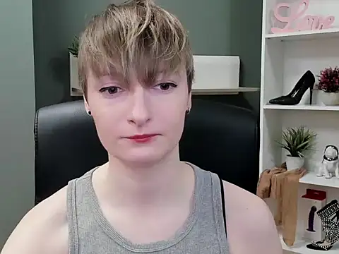 hottieBlair online show from November 4, 7:13 am