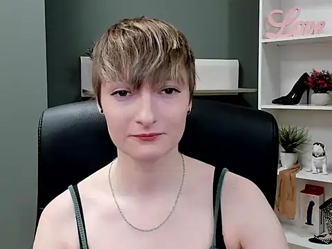 hottieBlair online show from October 16, 6:16 am