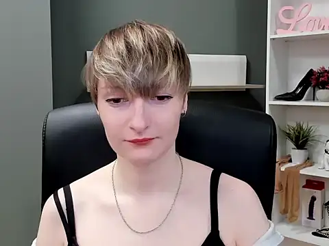 hottieBlair online show from October 2, 6:29 am