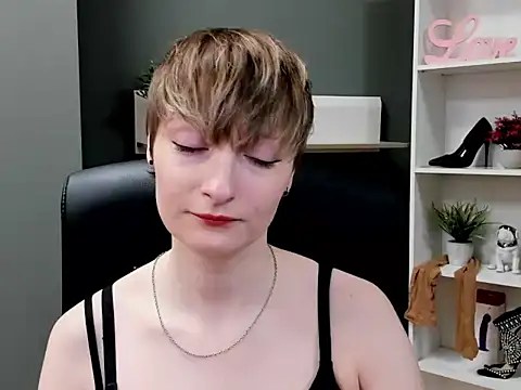 hottieBlair online show from October 14, 6:16 am