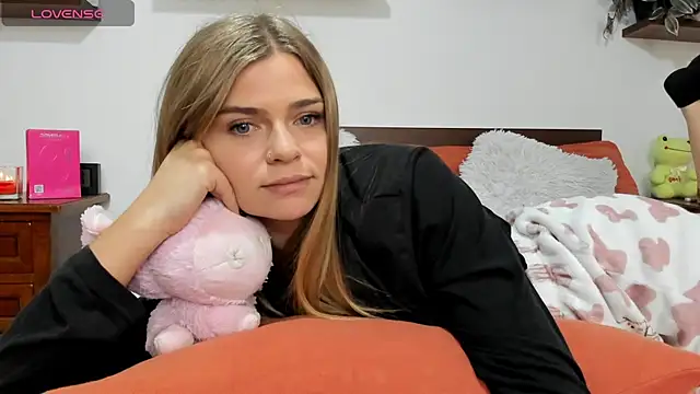 HaleyReedme online show from November 12, 10:02 am