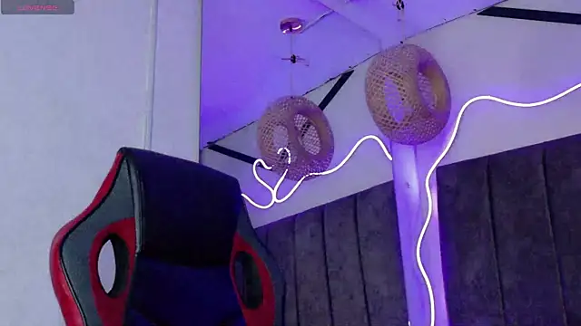 Snapshot of natasha__black chatting on October 24, 7:43 pm natasha  black online show from October 24, 7:43 pm