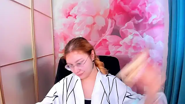 AngelinaLow online show from February 20, 12:29 pm