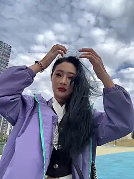 linger-23 online show from December 18, 7:13 am