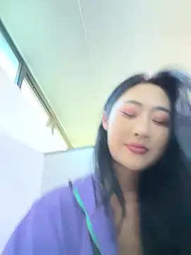 linger-23 online show from November 8, 9:03 am