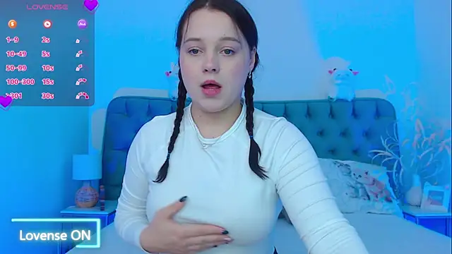 Cute kitty- online show from October 9, 9:19 pm