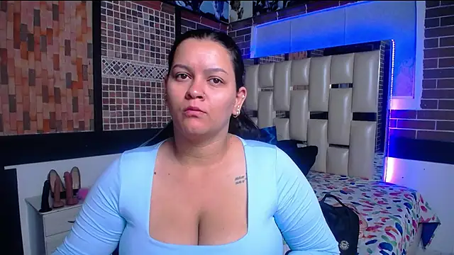 Snapshot of kriss_sweetboobs10 chatting on October 7, 12:31 pm kriss sweetboobs10 online show from October 7, 12:31 pm