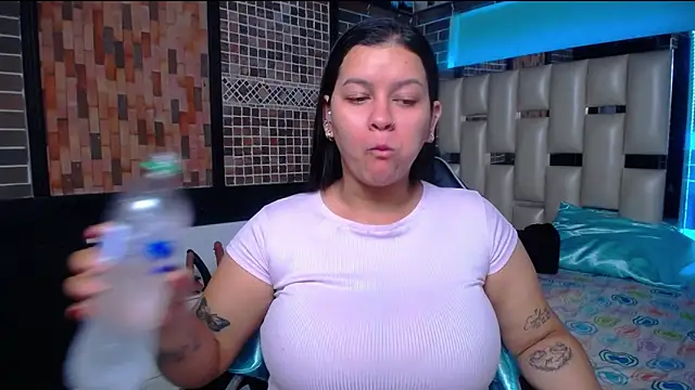 Snapshot of kriss_sweetboobs10 chatting on October 1, 12:54 pm kriss sweetboobs10 online show from October 1, 12:54 pm