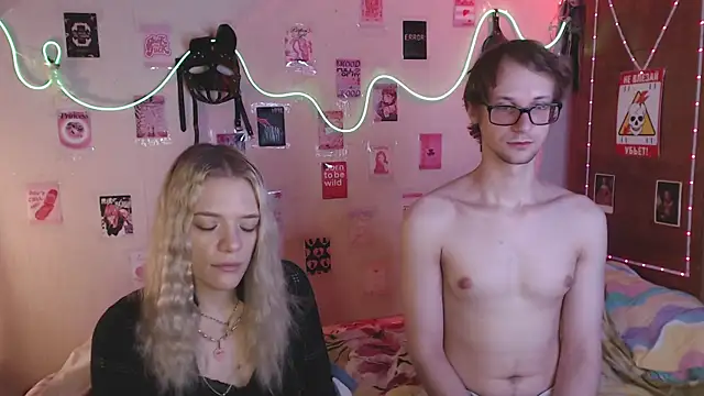 Your Horny Friends online show from September 23, 1:42 pm