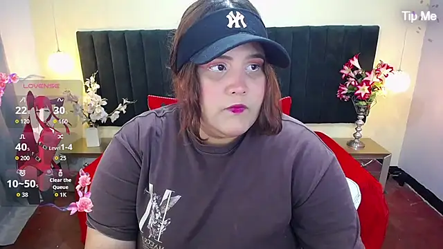 Snapshot of ailyn_maury chatting on September 30, 1:22 am ailyn maury online show from September 30, 1:22 am