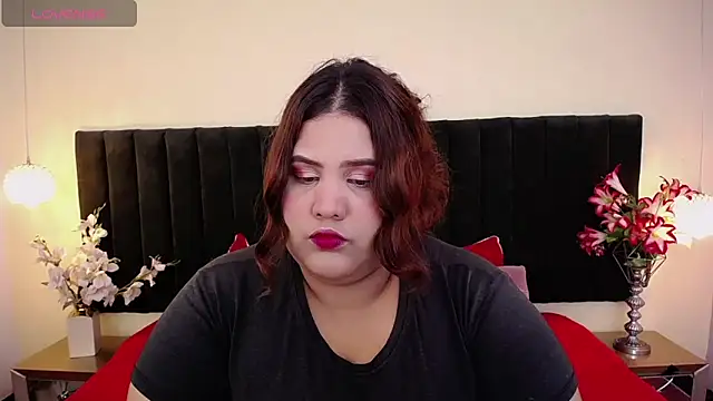 Snapshot of ailyn_maury chatting on October 5, 1:32 am ailyn maury online show from October 5, 1:32 am