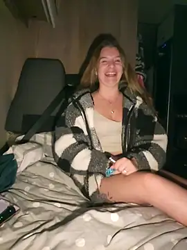 Snapshot of Amesthyst_destiny chatting on October 25, 8:15 pm Amesthyst destiny online show from October 25, 8:15 pm