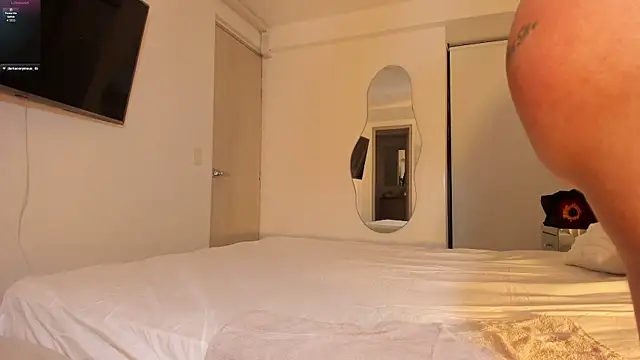 Snapshot of rouse__hallberg chatting on September 27, 12:29 am rouse hallberg online show from September 27, 12:29 am