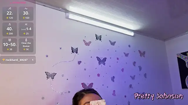 Pretty Johnson  online show from April 18, 11:45 am