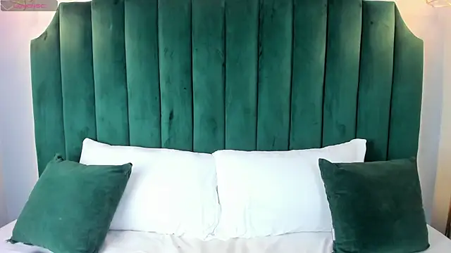 Snapshot of AnnyColson chatting on September 18, 4:22 am AnnyColson online show from September 18, 4:22 am