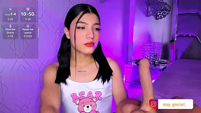 Snapshot of may_fox06 chatting on October 5, 1:54 am may fox06 online show from October 5, 1:54 am