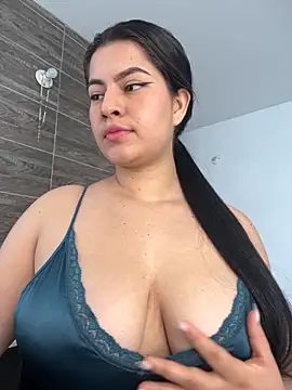 Saanvi21 online show from October 24, 2:02 pm